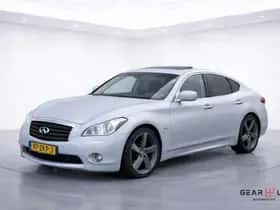 Infiniti M