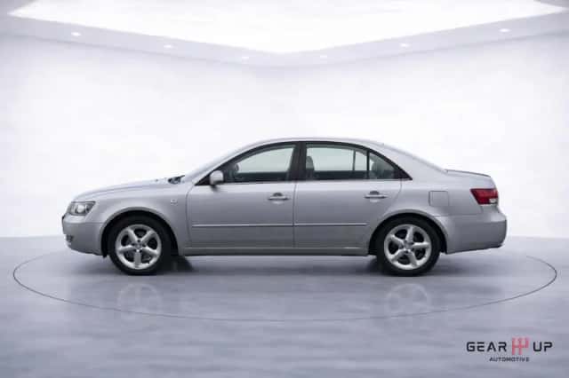 Hyundai Sonata (2005) thumbnail 2