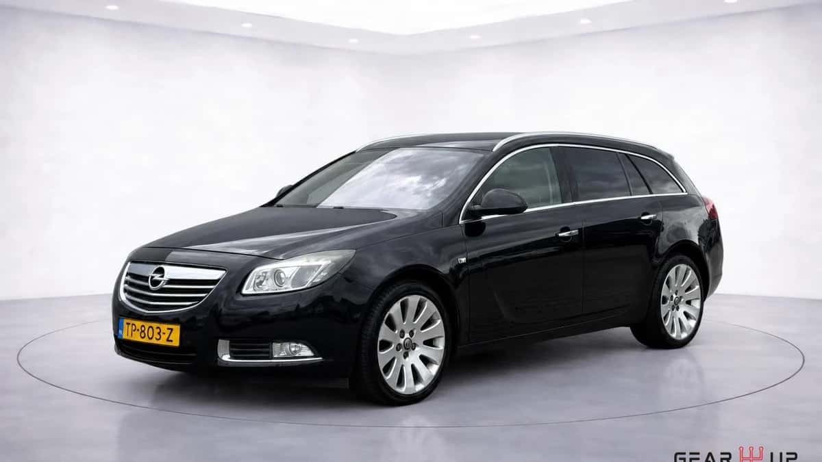 Opel Insignia Sports Tourer (2010) — foto 1