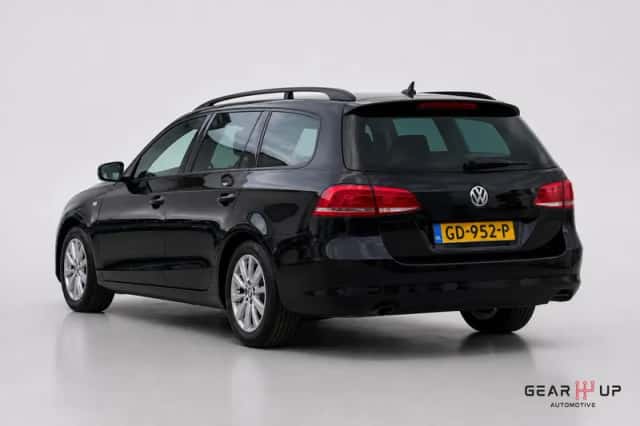 Volkswagen Passat (2014) thumbnail 2