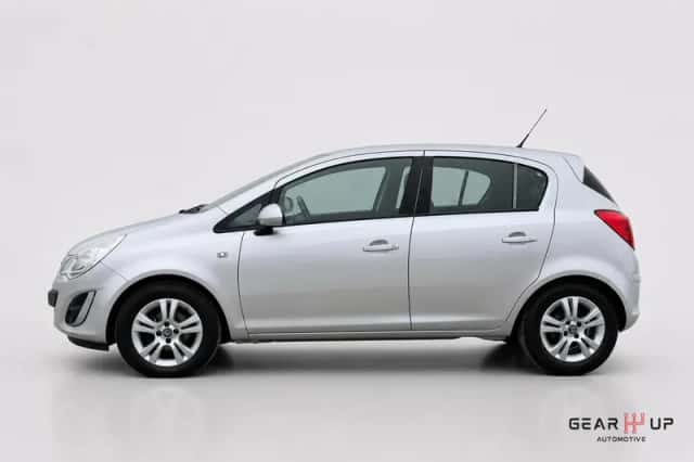 Opel Corsa (2013) thumbnail 2