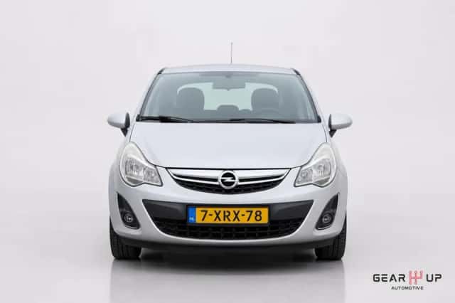 Opel Corsa (2013) thumbnail 4