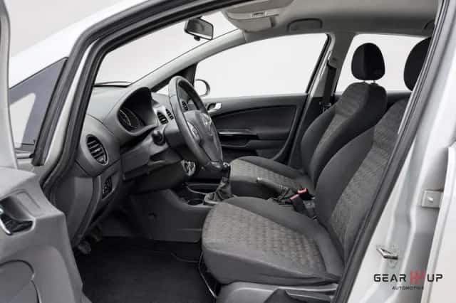 Opel Corsa (2013) thumbnail 6
