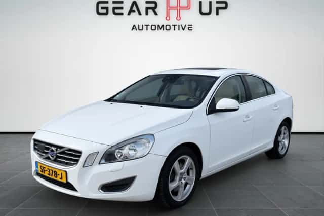 Volvo S60 (2012) thumbnail 1
