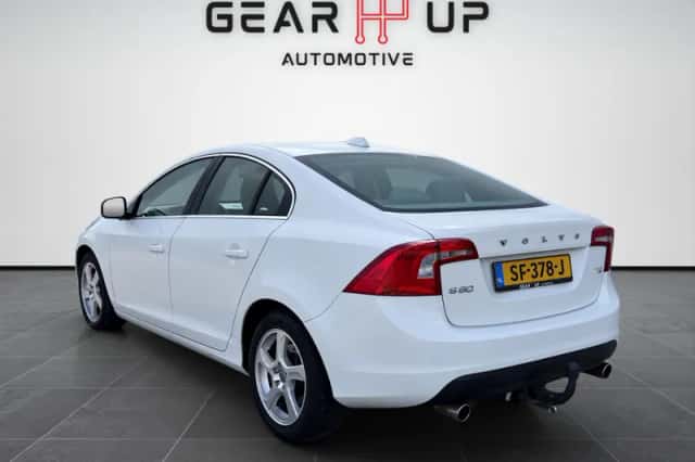 Volvo S60 (2012) thumbnail 3