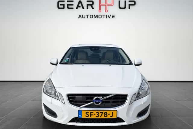 Volvo S60 (2012) thumbnail 5