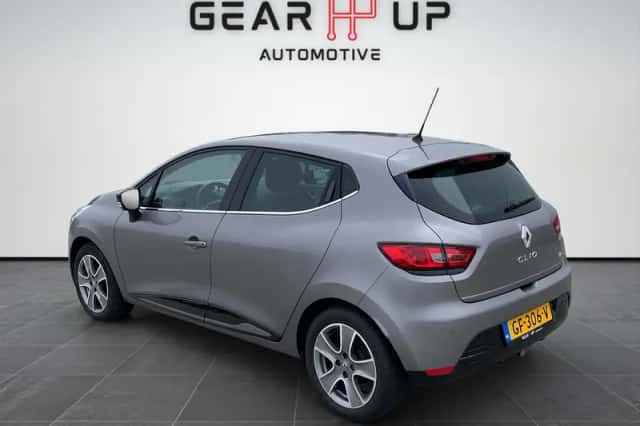 Renault Clio (2015) thumbnail 3