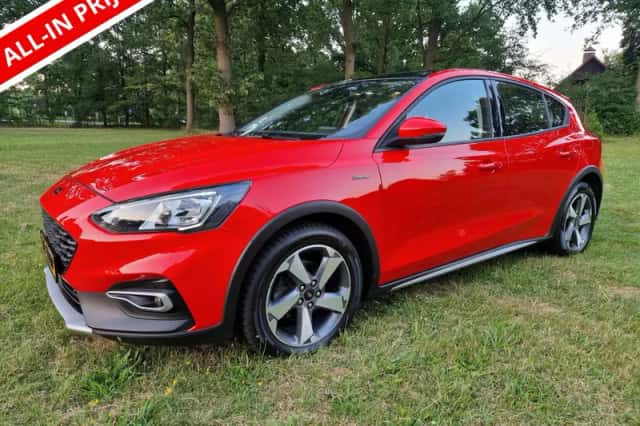 Ford Focus (2021) thumbnail 1