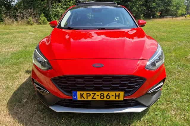 Ford Focus (2021) thumbnail 4