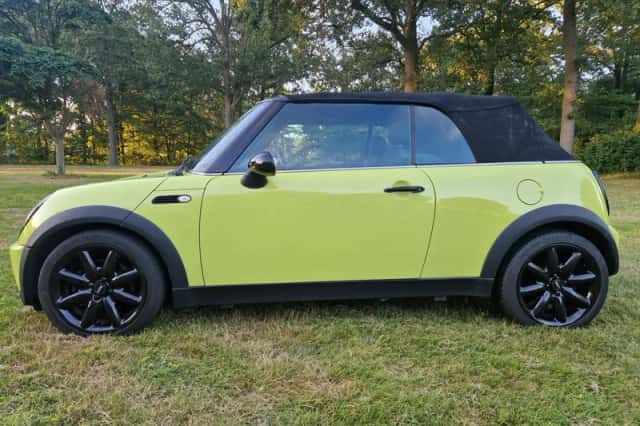 MINI Cooper (2005) thumbnail 2