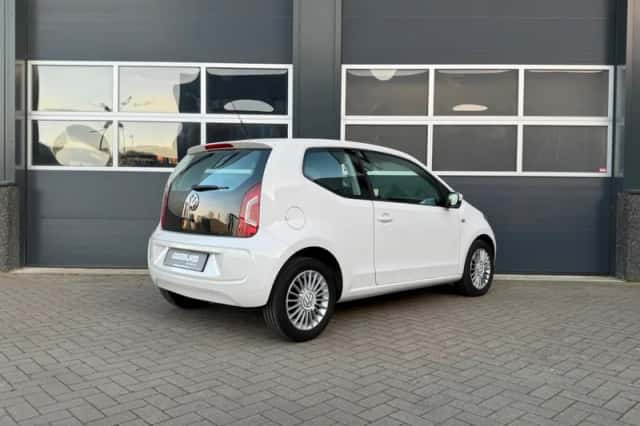 Volkswagen Up! (2012) thumbnail 2