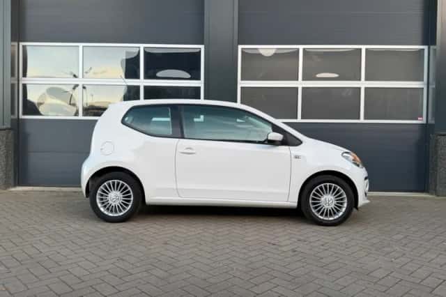 Volkswagen Up! (2012) thumbnail 5