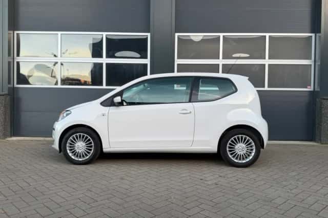 Volkswagen Up! (2012) thumbnail 6