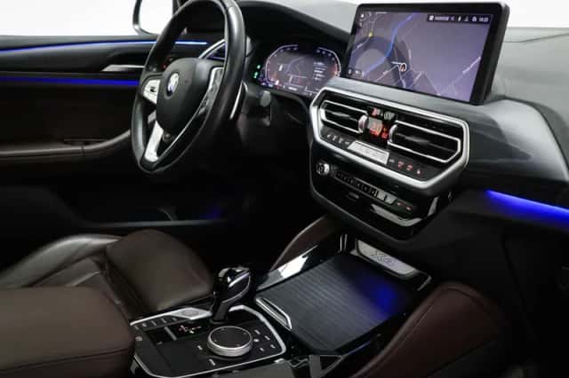 BMW X4 (2022) thumbnail 3