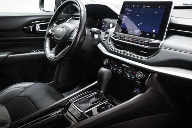 Jeep Compass (2021) thumbnail 3