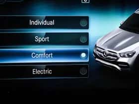 Mercedes-Benz GLE (2023) thumbnail 53