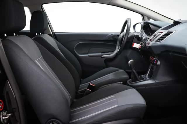 Ford Fiesta (2009) thumbnail 6