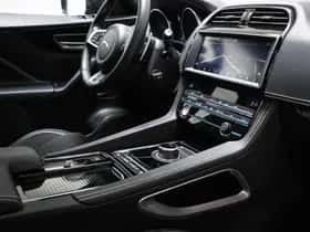 Jaguar F-Pace (2019) thumbnail 3
