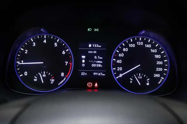 Hyundai Kona (2018) thumbnail 4