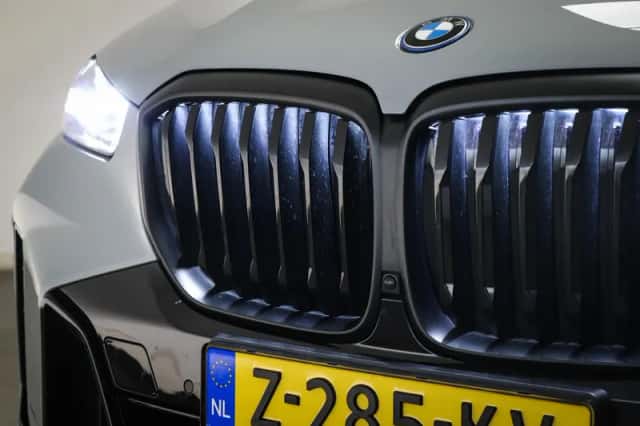 BMW X5 (2023) thumbnail 2