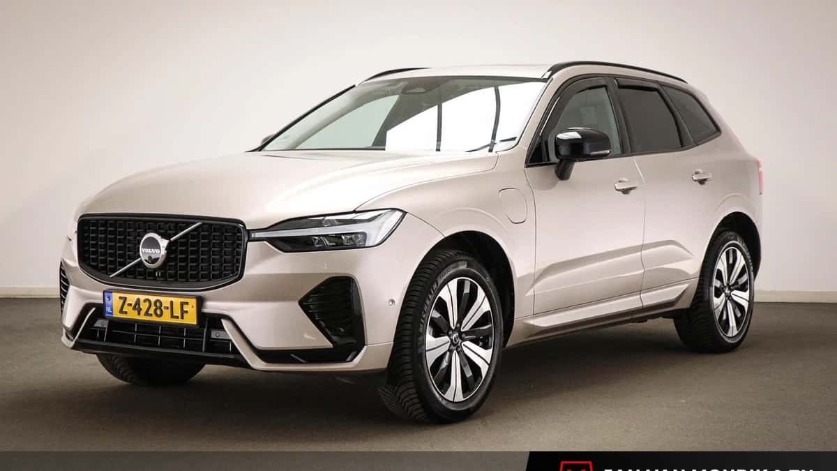 Volvo XC60 (2024) — foto 1