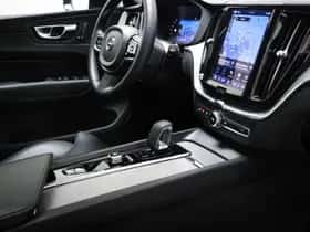Volvo XC60 (2024) thumbnail 4