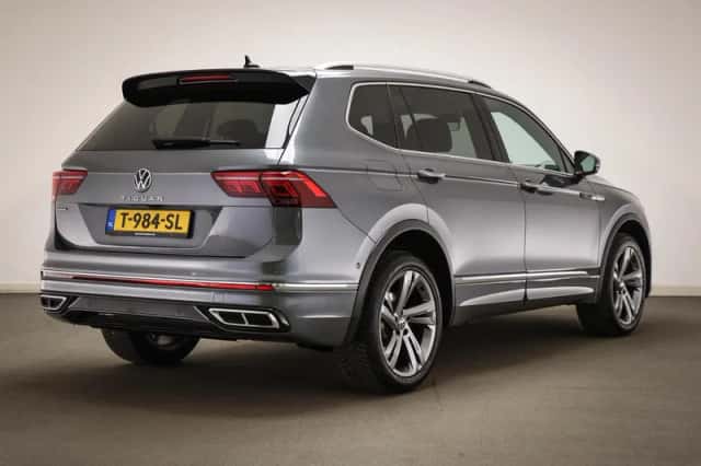 Volkswagen Tiguan (2023) thumbnail 2