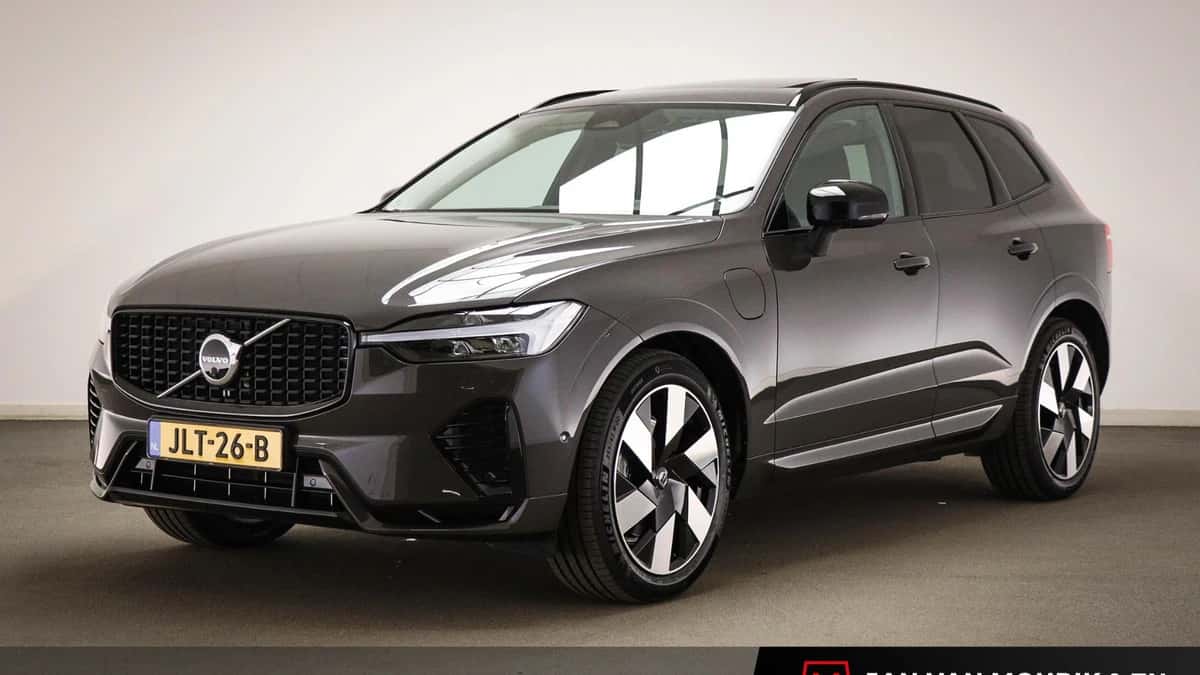 Volvo XC60 (2025) — foto 1
