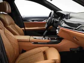 BMW 7-Serie (2019) thumbnail 12