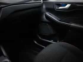 Ford Kuga (2023) thumbnail 33