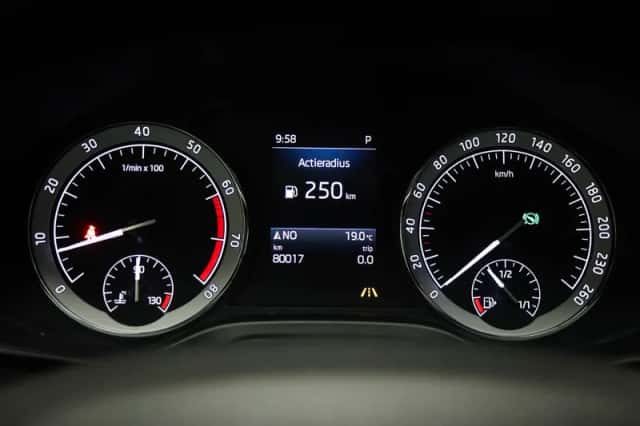 Škoda Karoq (2019) thumbnail 4