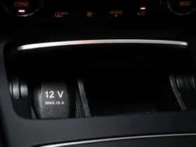 Mercedes-Benz GLA (2017) thumbnail 45