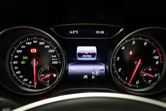Mercedes-Benz GLA (2017) thumbnail 4