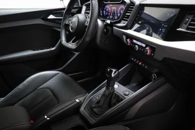 Audi A1 (2019) thumbnail 3