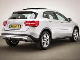 Mercedes-Benz GLA (2016) thumbnail 2