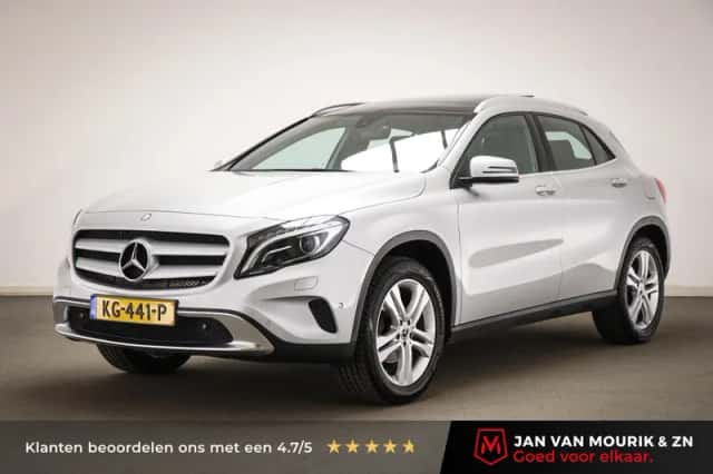 Mercedes-Benz GLA (2016) thumbnail 1