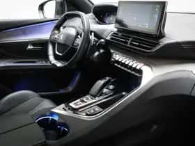 Peugeot 3008 (2022) thumbnail 3