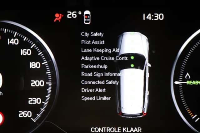 Volvo V60 (2021) thumbnail 5