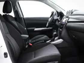Suzuki Vitara (2023) thumbnail 6