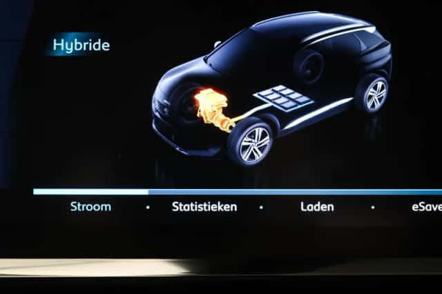 Peugeot 3008 (2024) thumbnail 6