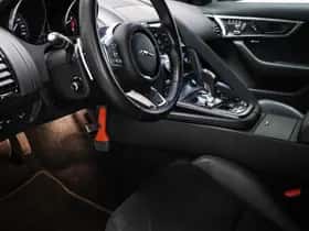 Jaguar F-Type (2018) thumbnail 36