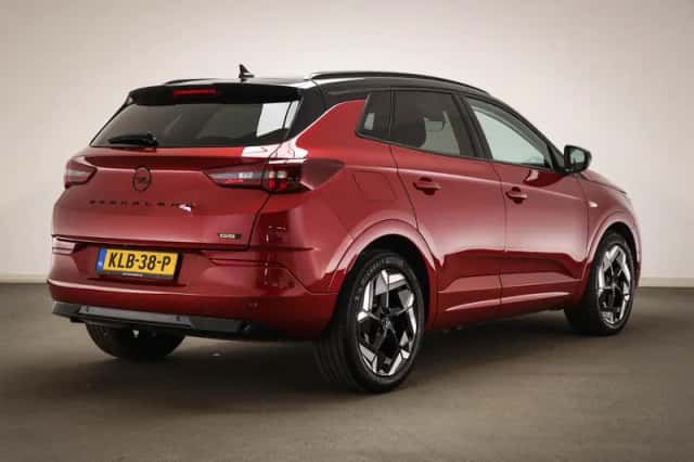 Opel Grandland (2023) thumbnail 2