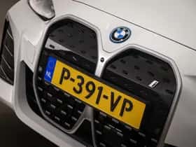 BMW i4 (2022) thumbnail 17