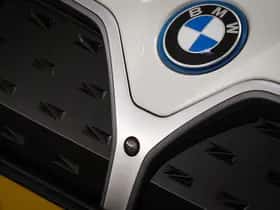 BMW i4 (2022) thumbnail 18