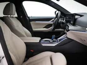 BMW i4 (2022) thumbnail 9