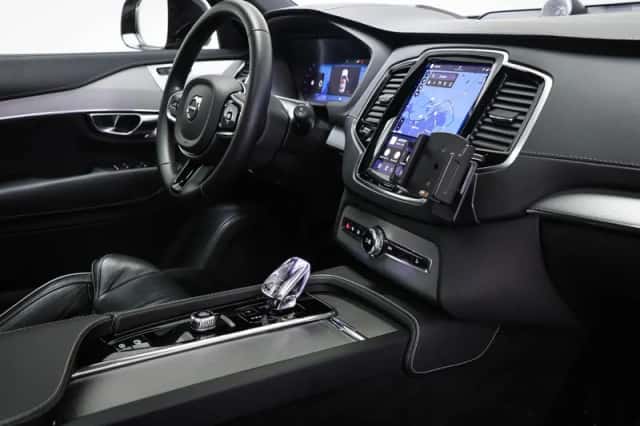 Volvo XC90 (2023) thumbnail 4