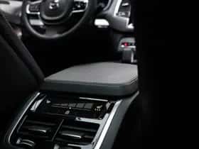 Volvo XC90 (2023) thumbnail 3