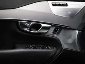Volvo XC90 (2023) thumbnail 33