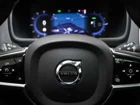 Volvo XC90 (2023) thumbnail 39