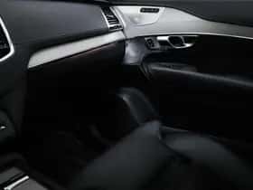 Volvo XC90 (2023) thumbnail 41